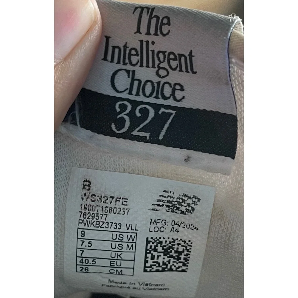 New Balance 327 - Womens 9 - Sea Salt/Black Athletic Running Walking *READ